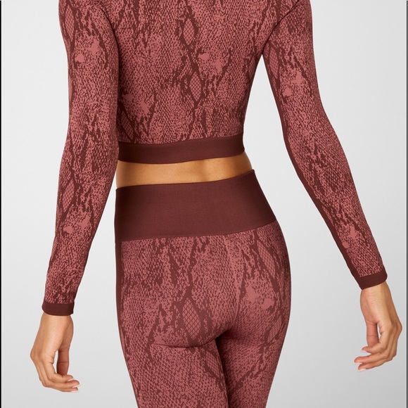 High-Waisted Seamless Snakeskin 7/8 - Picture 5 of 15